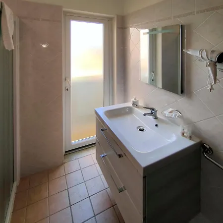 Casa Bivi - With 1 And 2 Bedrooms - Click Here For Availabilities *